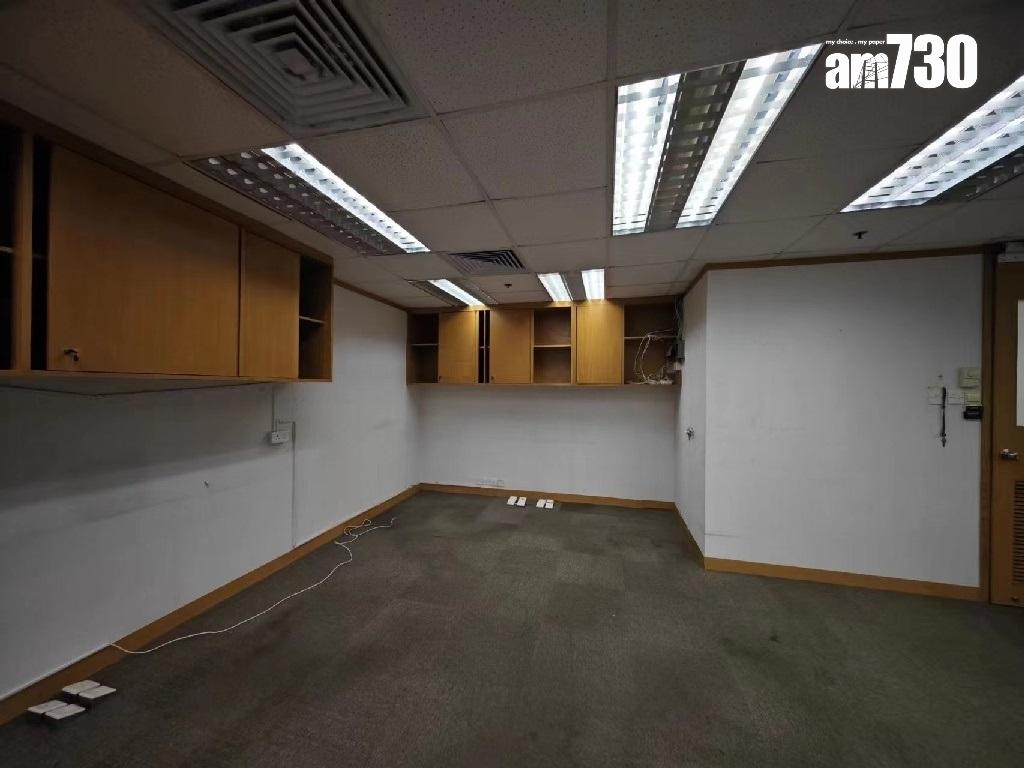 北角城中心逾千呎中層戶放售 意向價930萬(多圖)|商廈市況