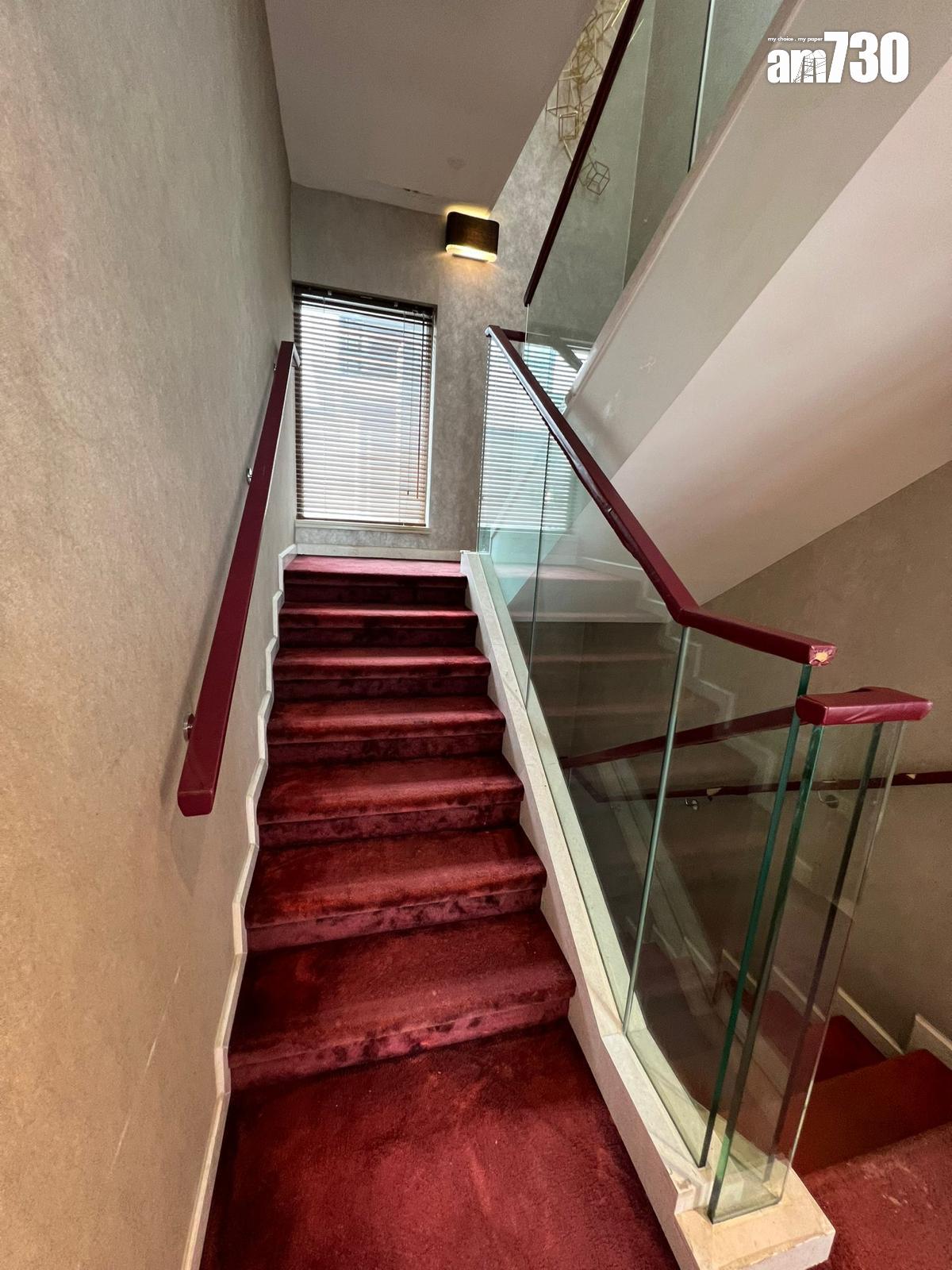 單位內置樓梯,直接登上天台。(代理提供)