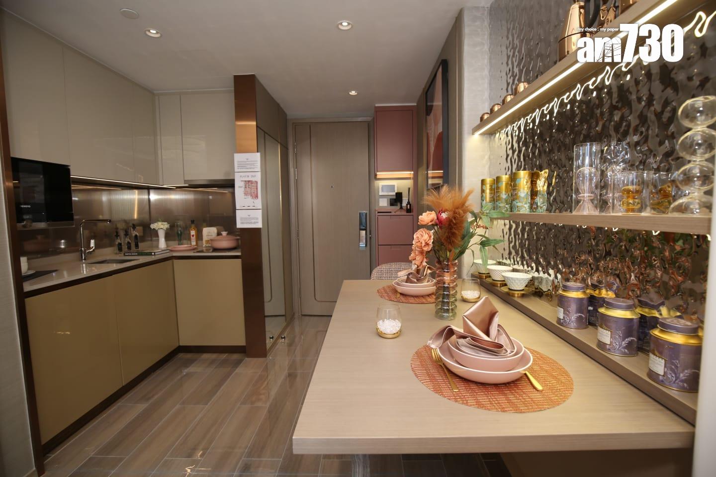 每個單位均配備智能家居系統,住客可透過專用應用程式,以手機或平板電腦遙控屋內的燈光及空調,輕鬆享受智能生活。(董立華攝)