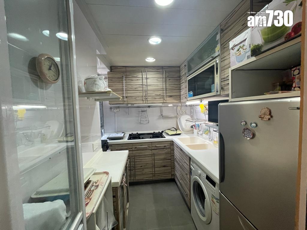 廚房配套齊全新淨,空間亦足。(代理提供)