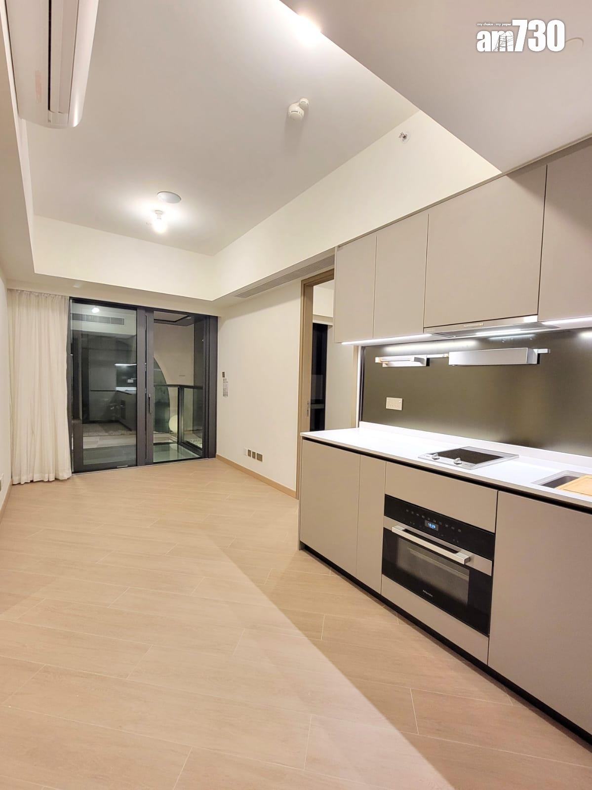 泰峯示範單位|468呎兩房有得睇!開放式廚房巧妙設計 實用與美感兼備(多圖有片)