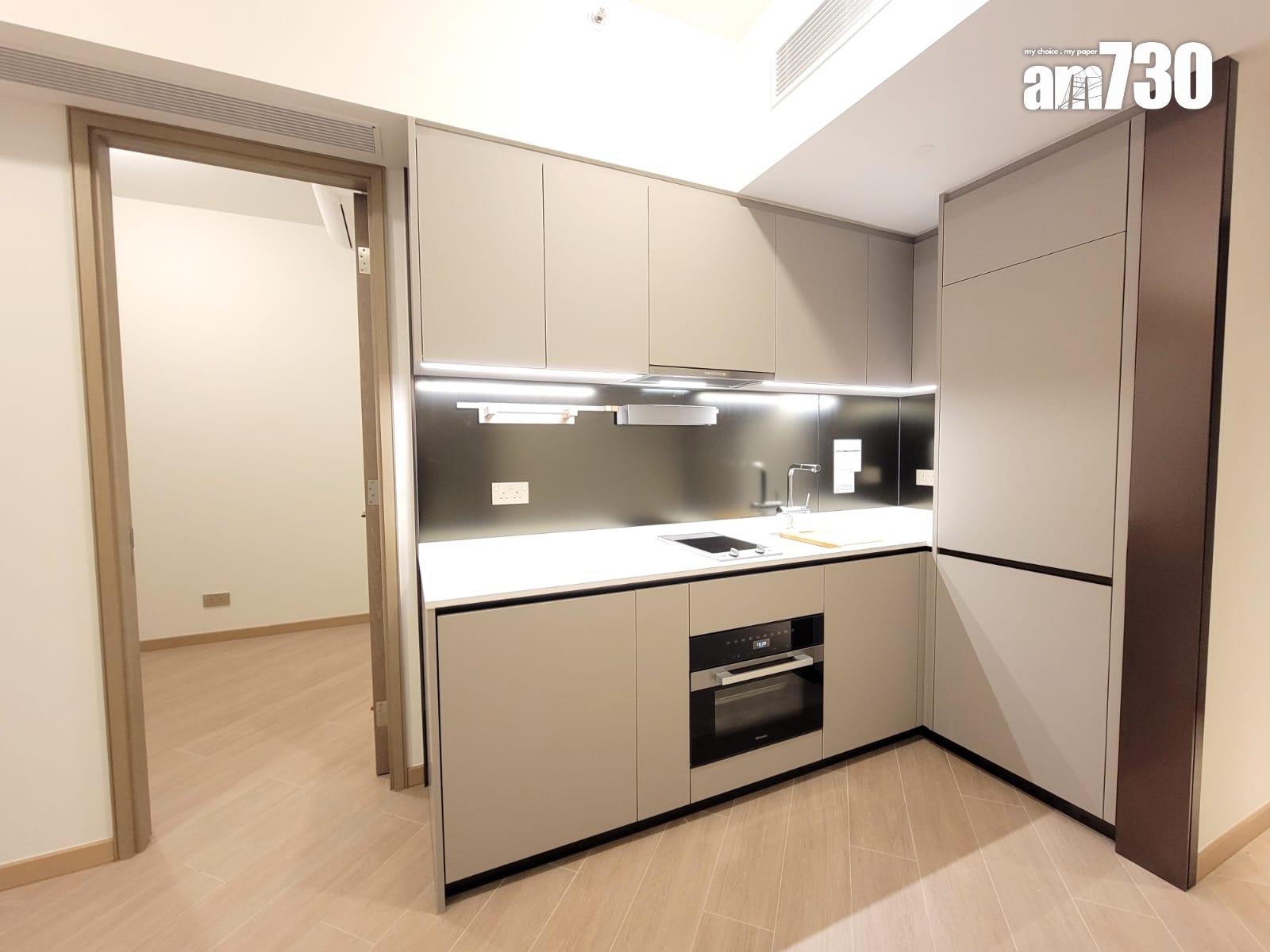 泰峯示範單位|468呎兩房有得睇!開放式廚房巧妙設計 實用與美感兼備(多圖有片)