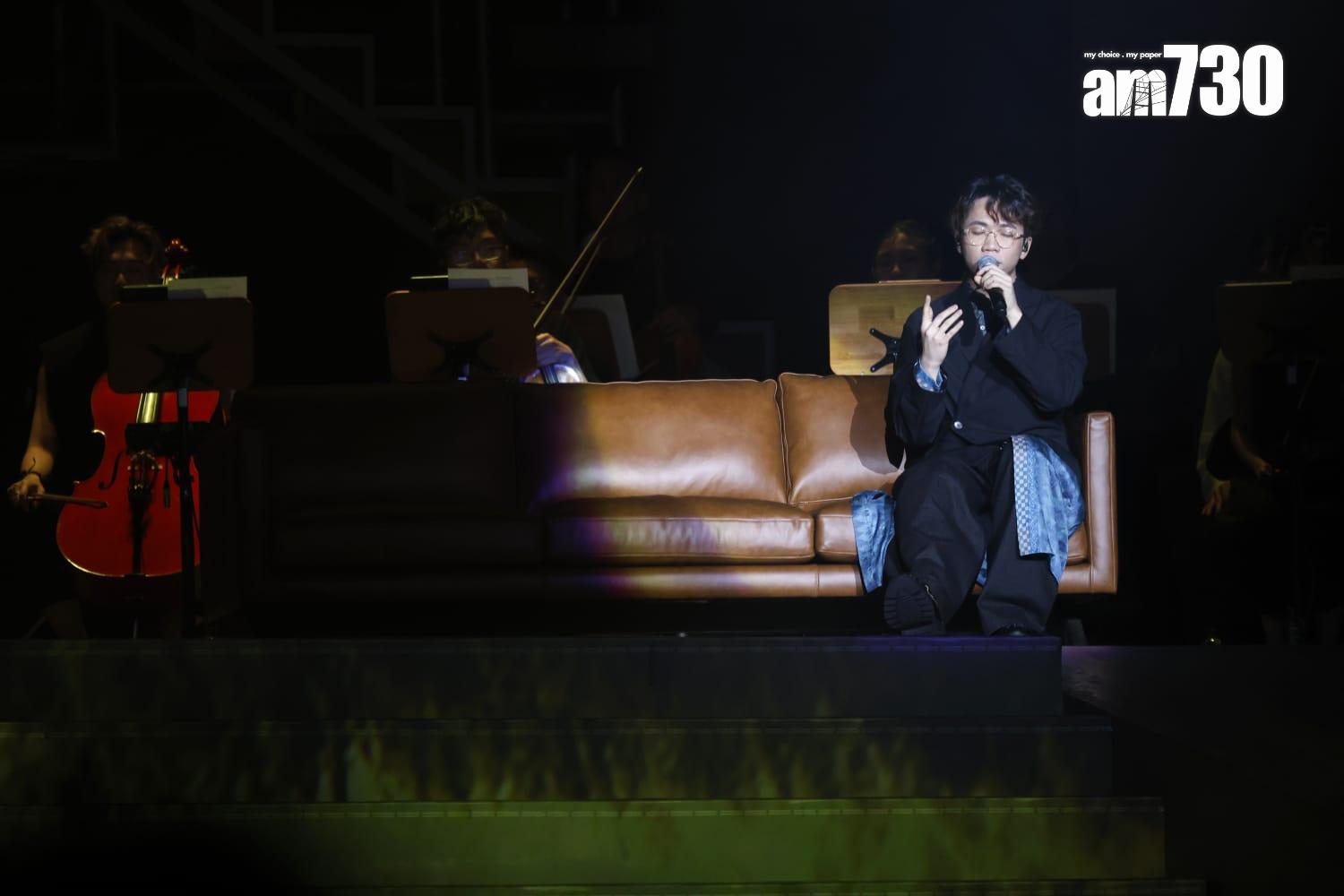 Daniel Toh在《Blueprint of Memories, by Edward Chan》演唱《正式開始》。(林俊源攝)