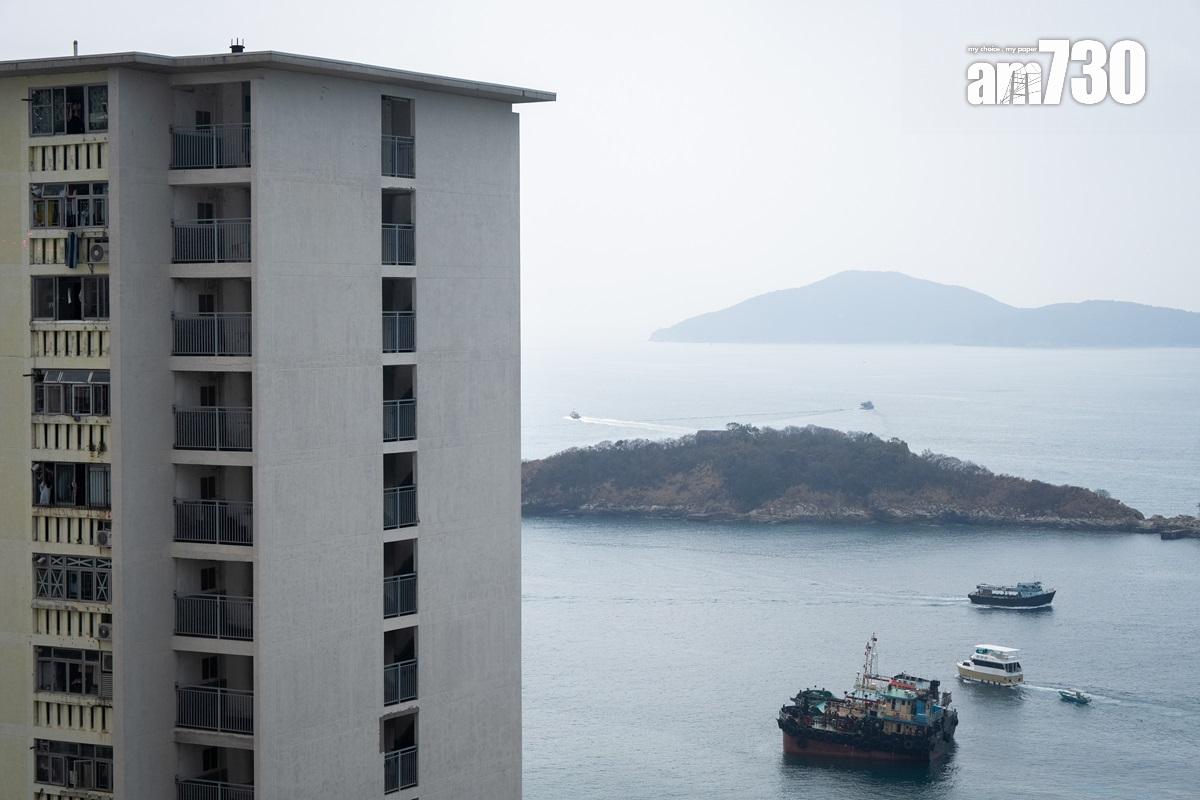 華富邨背山面海的布局,除了大部份單位都享受海景,上邨和下邨的平台、商舖都被海景包圍。(林靄怡攝)