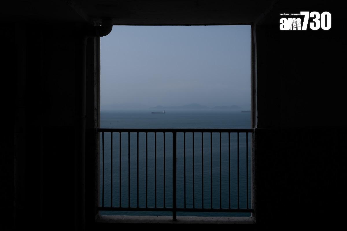 華富邨背山面海的布局,除了大部份單位都享受海景,上邨和下邨的平台、商舖都被海景包圍。(林靄怡攝)