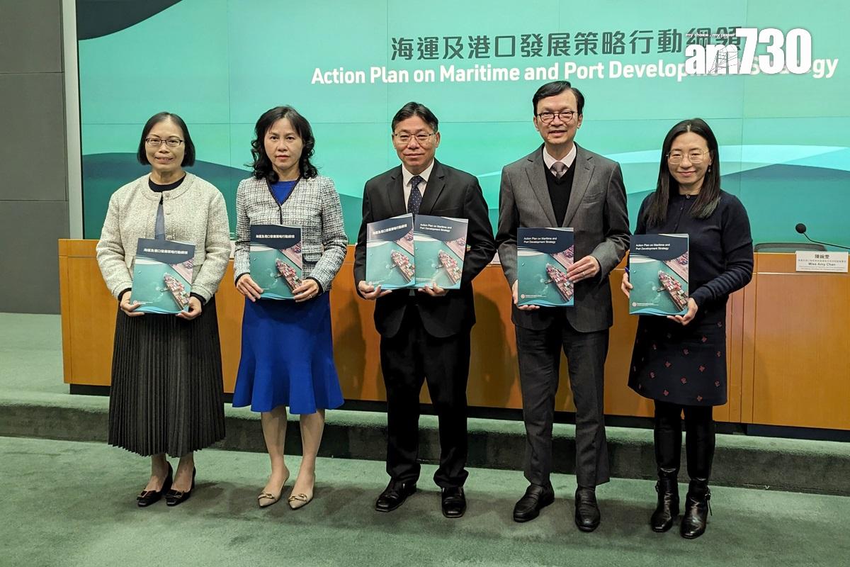 袁小惠(左一)去年12月仍有出席記者會。(資料圖片/羅庸軒攝)