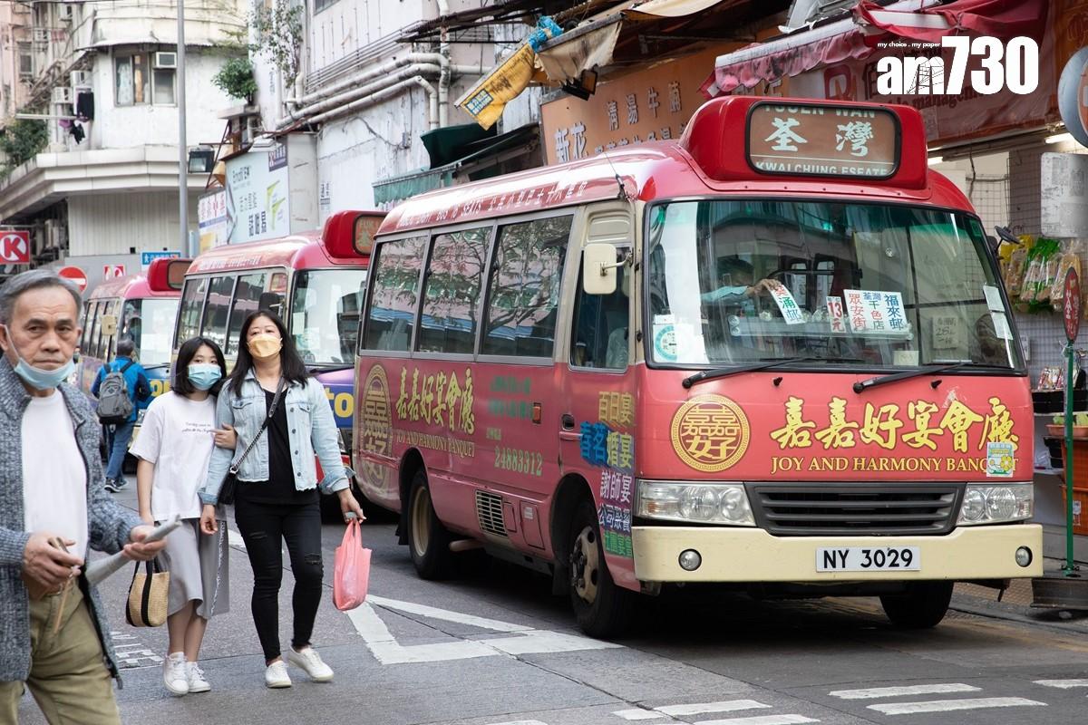 市面並非所有公共小巴都有佩戴安全帶偵測及警示系統。(資料圖片/蘇文傑攝)