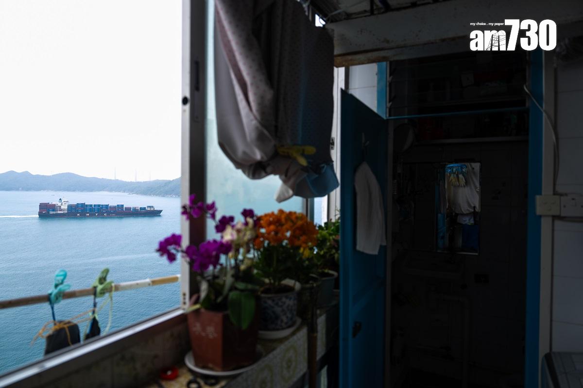 華富邨背山面海的布局,除了大部份單位都享受海景,上邨和下邨的平台、商舖都被海景包圍。(林靄怡攝)