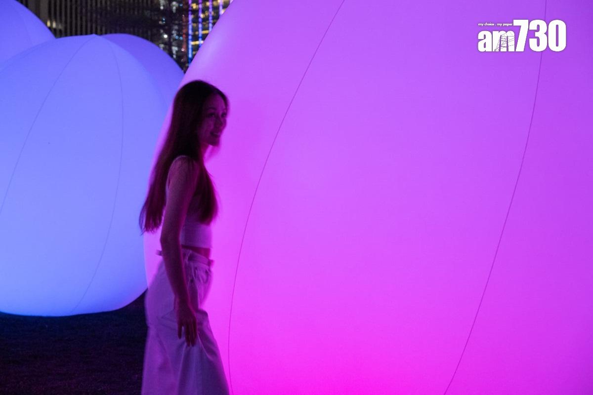 200隻ovoid(發光蛋)每晚6時半至11時會亮燈。(陳奕釗攝)