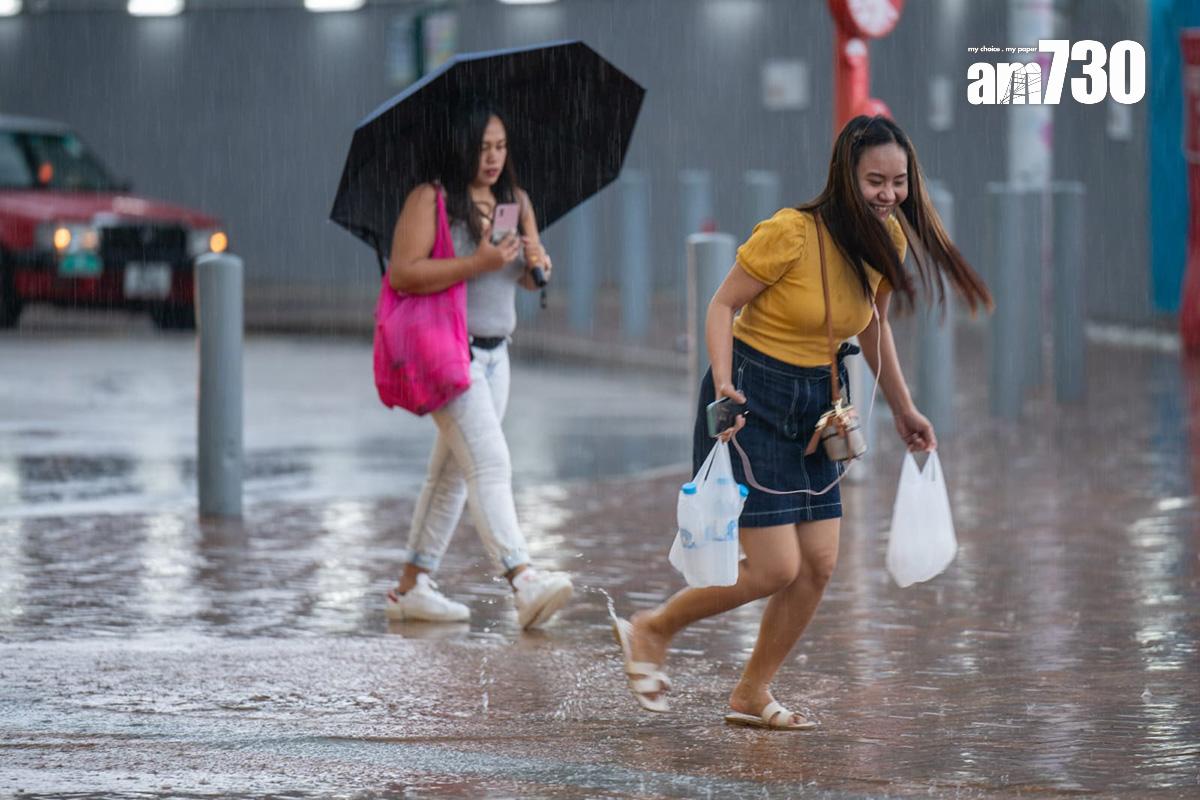 本港今日會有驟雨及狂風雷暴。(陳奕釗攝)