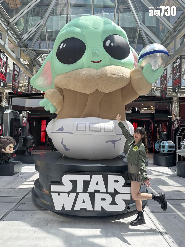 3.5米高以吹氣裝置出現的Grogu。