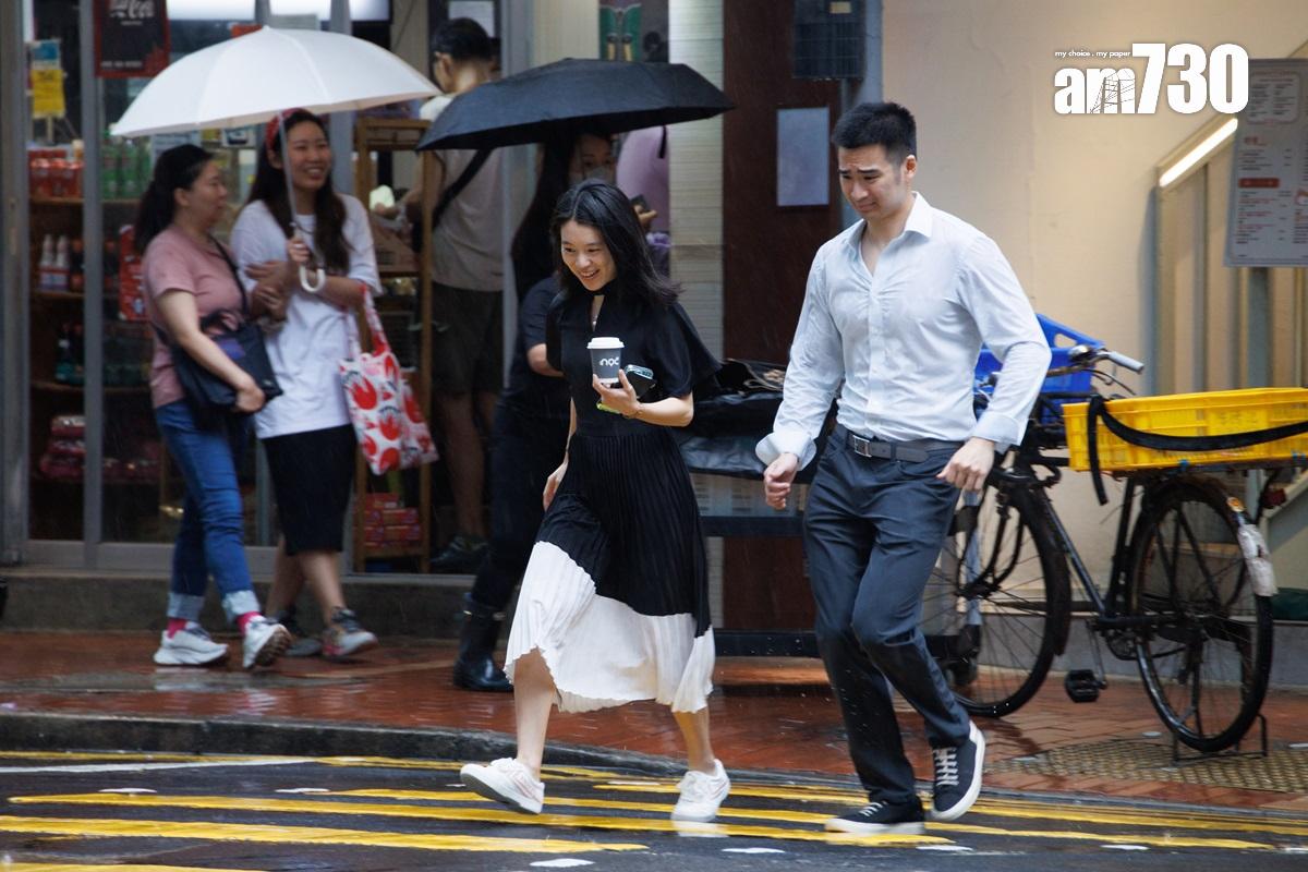 本港今日會有驟雨及狂風雷暴。(資料圖片/蘇文傑攝)