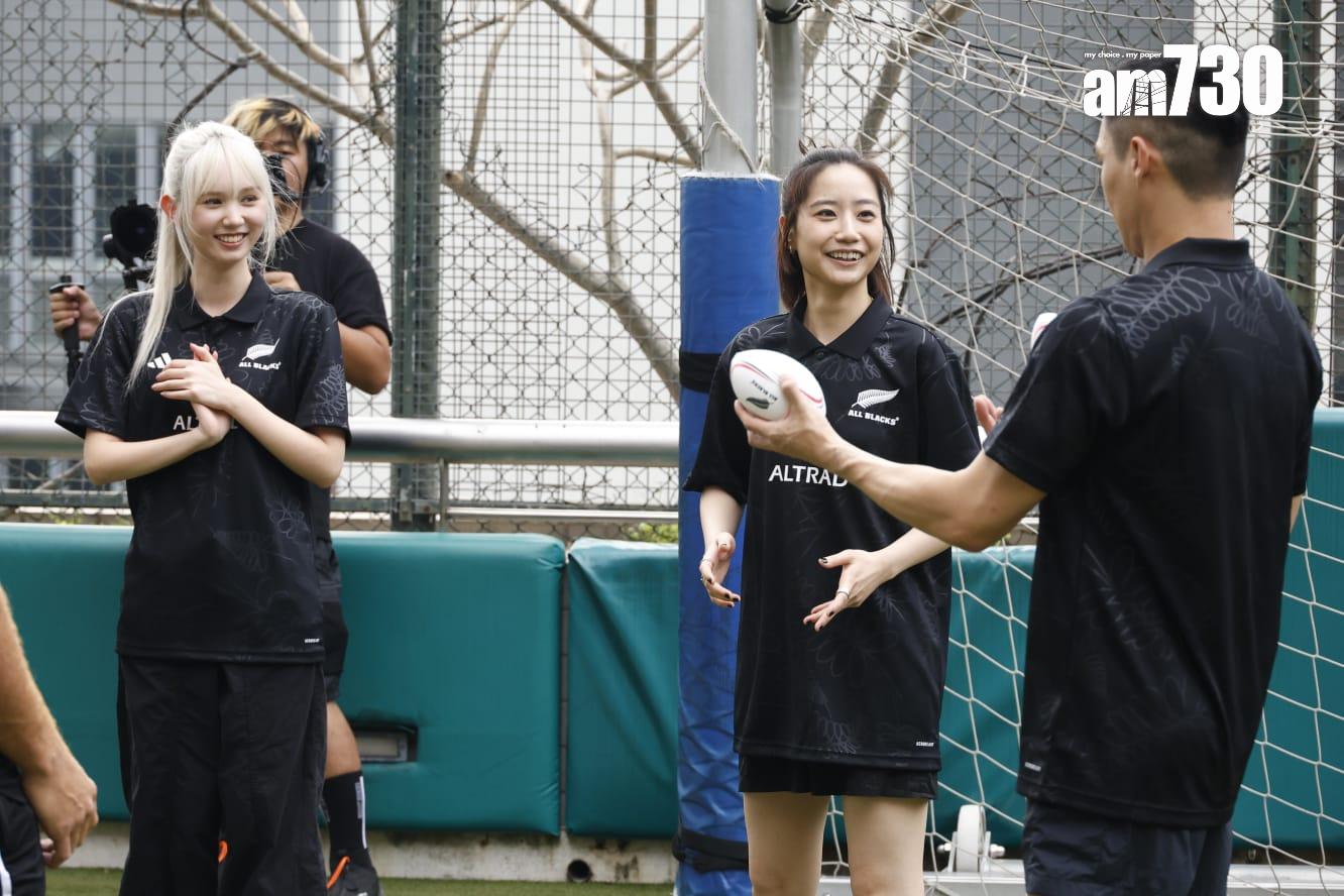 Gigi張蔓姿、Will柯煒林、Nancy歸綽嶢學習基本欖球玩法。 (林俊源攝)