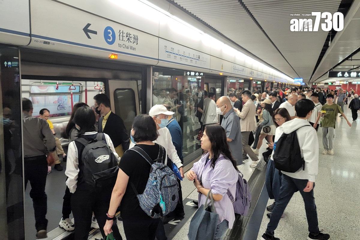 港島綫最繁忙路段載客率達81%。(資料圖片/林俊源攝)