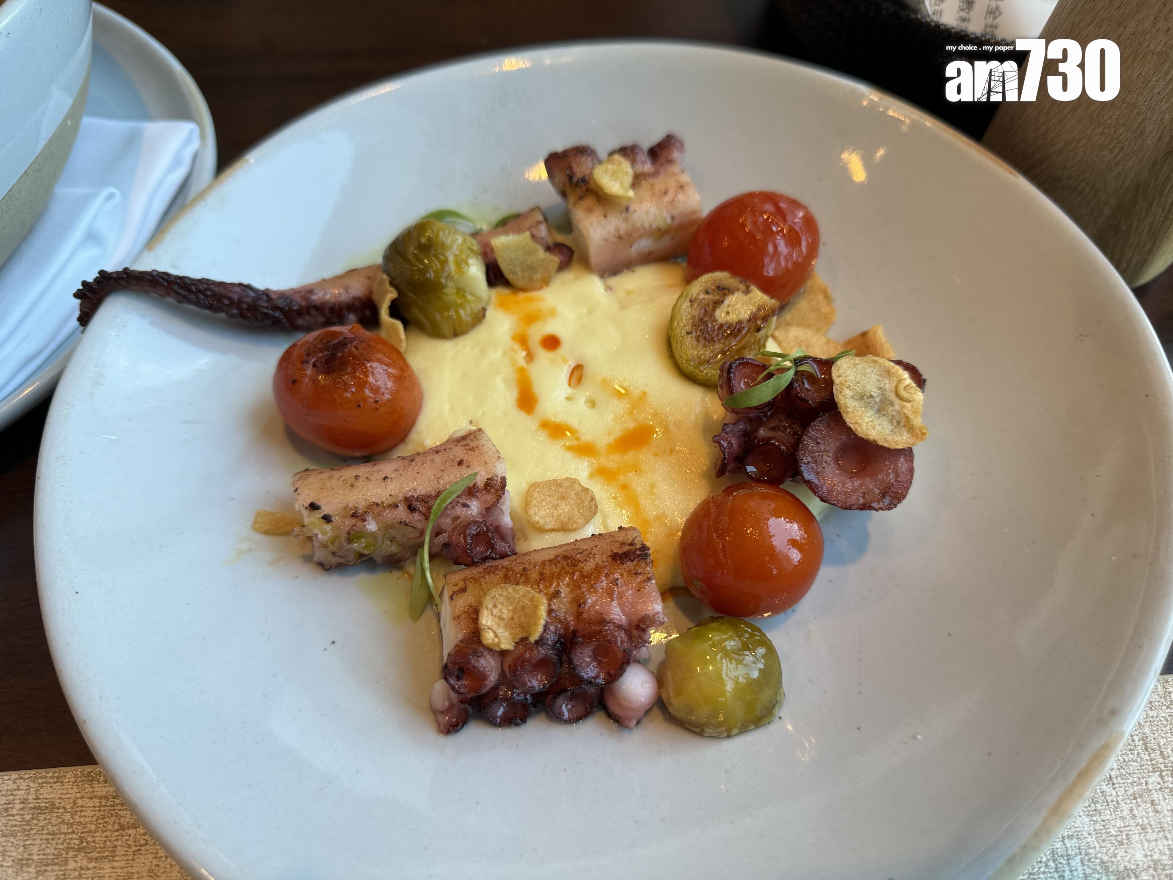 炭烤章魚配泡沫薯蓉及油封番茄