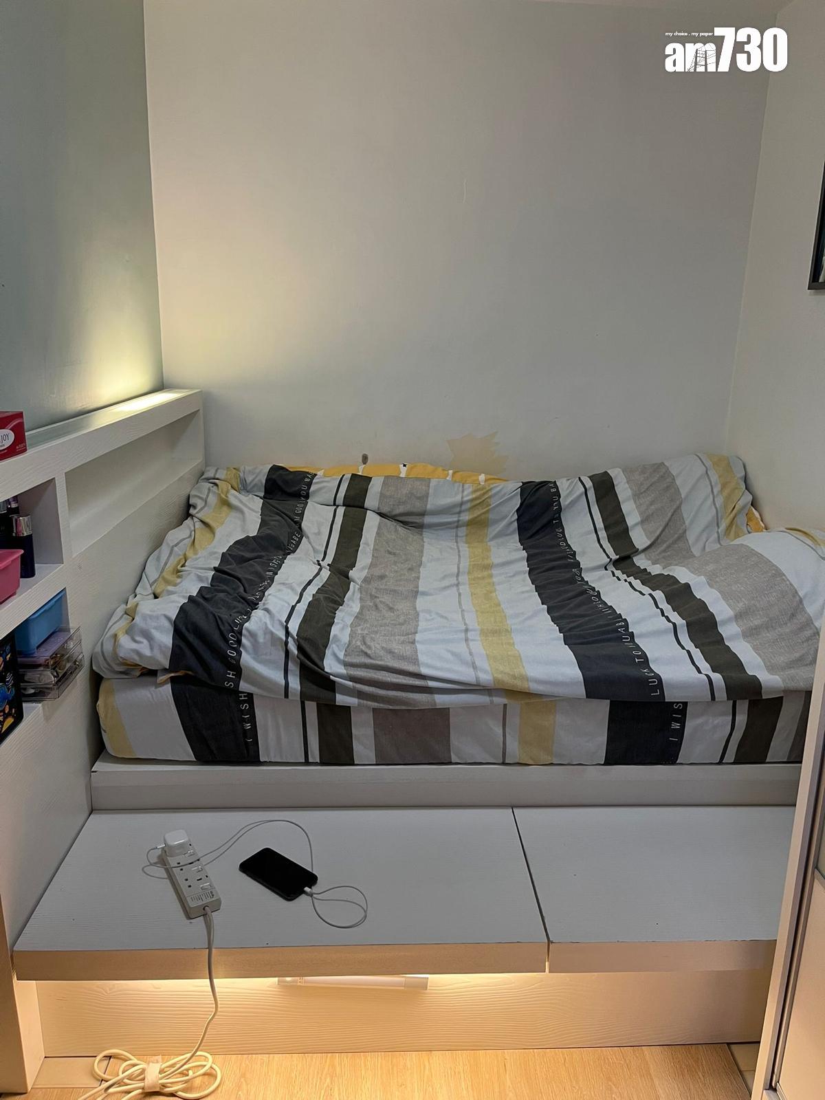 單位有兩房,其中一間房設有收納地台。(代理提供)