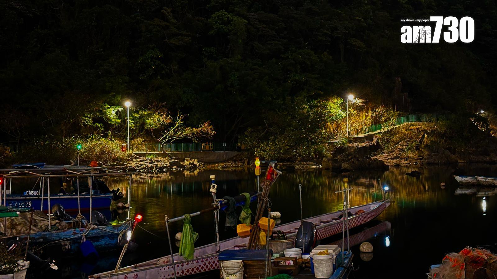 遠看將軍澳夜光行人徑(兩支街燈間),難以察覺到正進行測試。