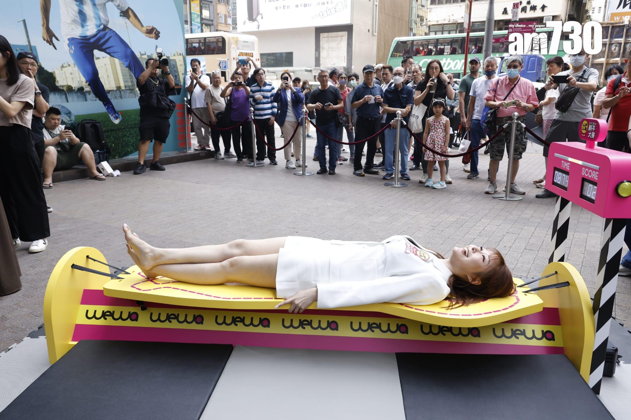 素海霖到旺角出席活動,有不少男士舉起相機拍她。