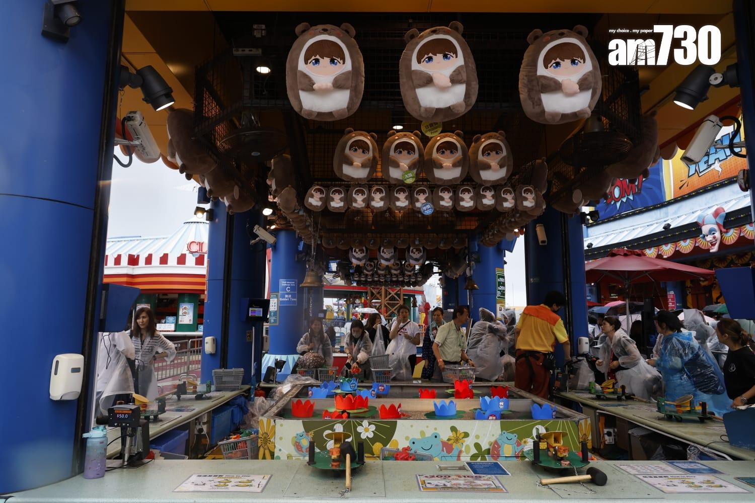 會場內設有 4 個付費遊戲攤位區域,讓大家付費玩遊戲贏取限 定版小姜姜和小濤濤可愛動物造型毛公仔。