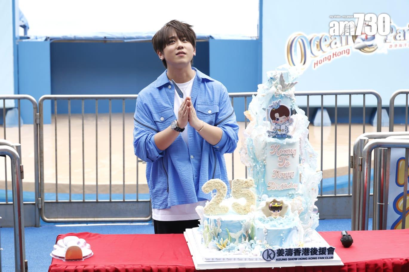 姜濤主持切蛋糕儀式前。(林俊源攝)