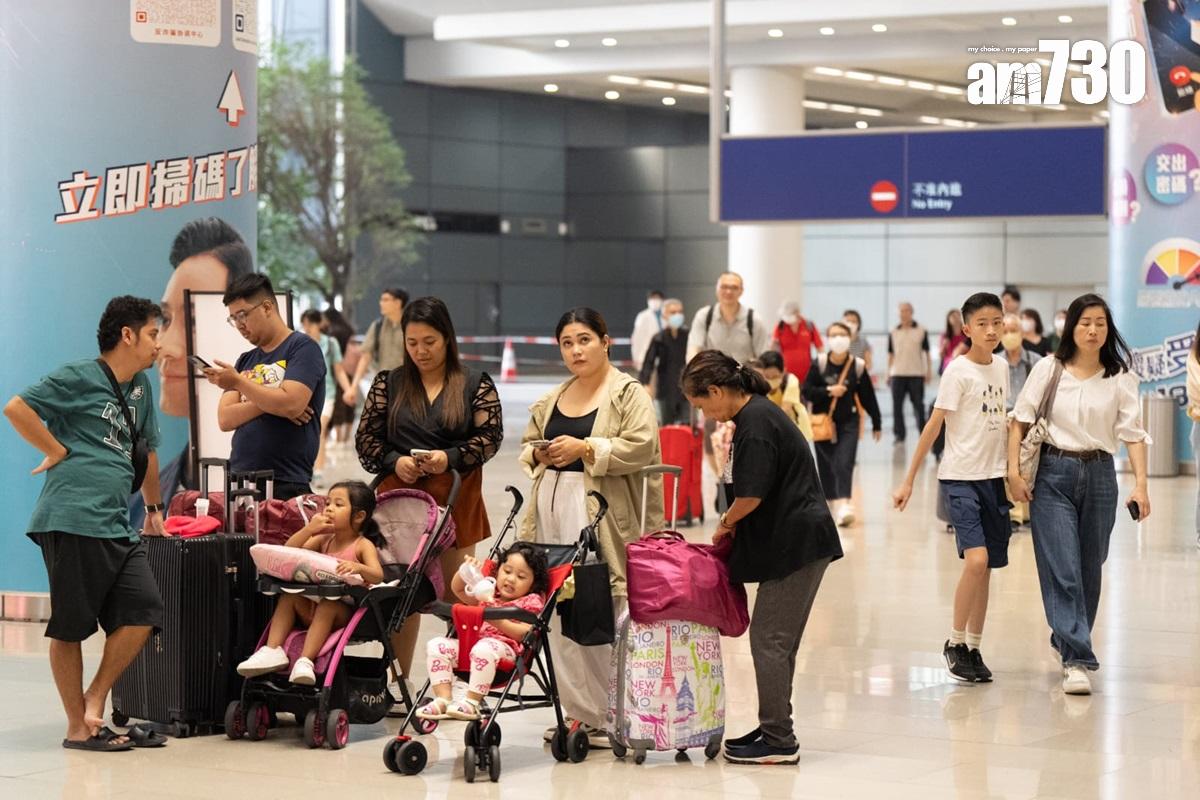 復活節長假期最後一日,港珠澳大橋下午起陸續有港人回港。(資料圖片/林靄怡攝)