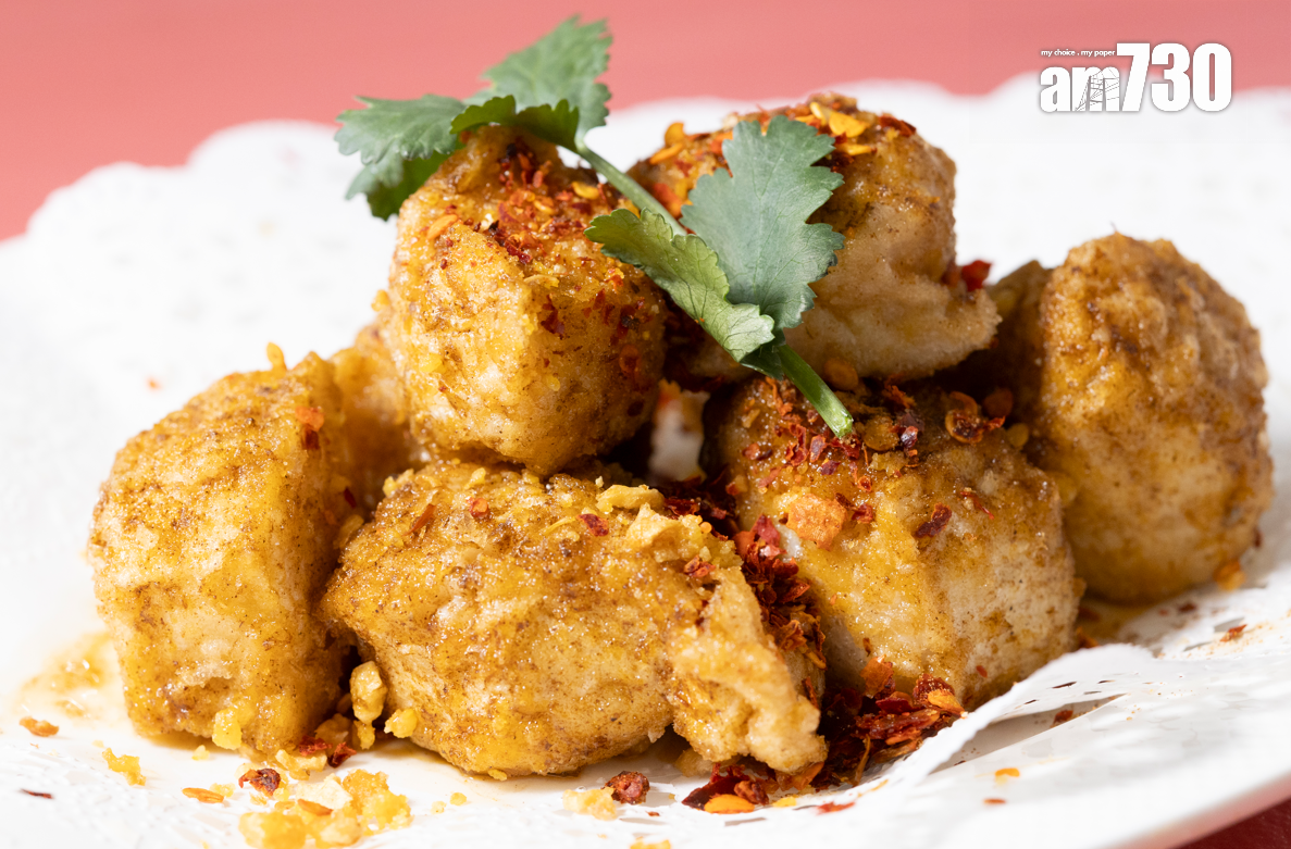 兩人接手後加入了椒鹽魚蛋,自家製的椒鹽香而不咸,不會掩蓋魚肉香。(攝:蘇文傑)