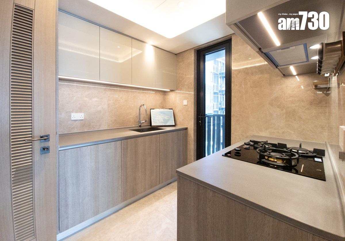 蔚藍東岸示範單位|832呎及845呎三房套木色系作主調 多儲物空間適合家庭客(多圖有片)|油塘新盤