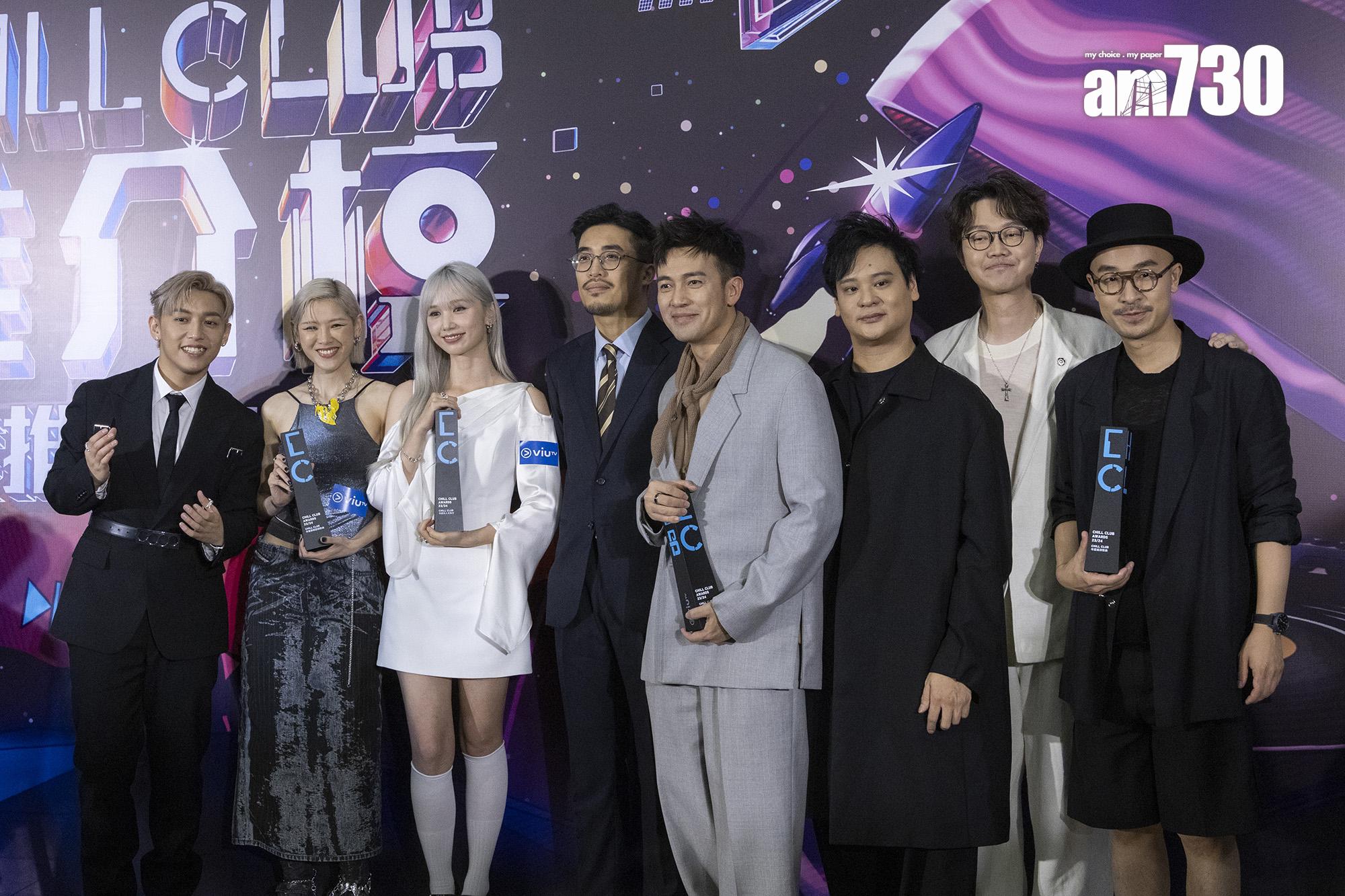 華納一眾得獎歌手在頒獎禮後台受訪。(蘇文傑攝)