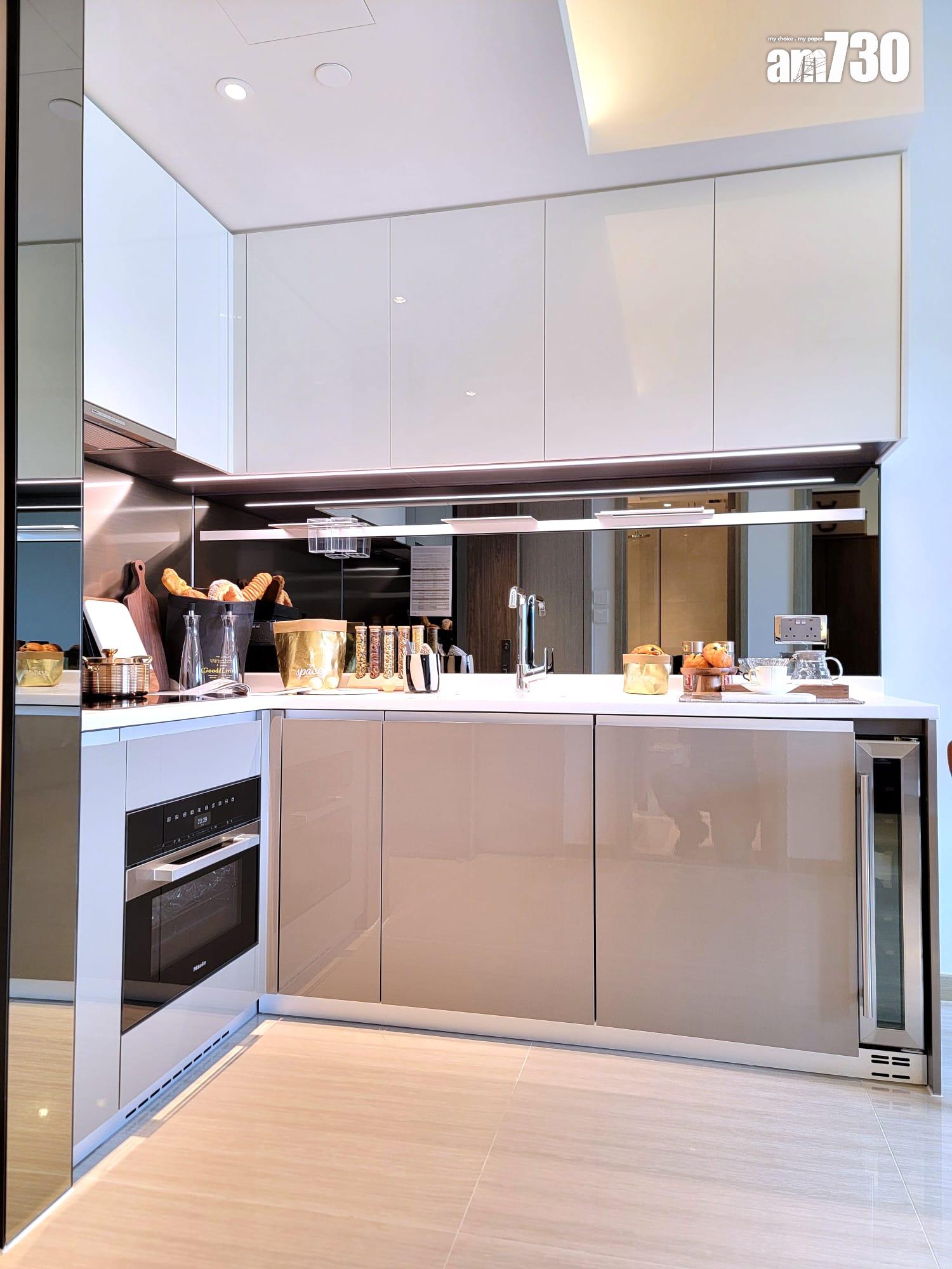 晉環示範單位|兩款風格連家具一房戶有得睇 浴室採雙門設計|多圖有片