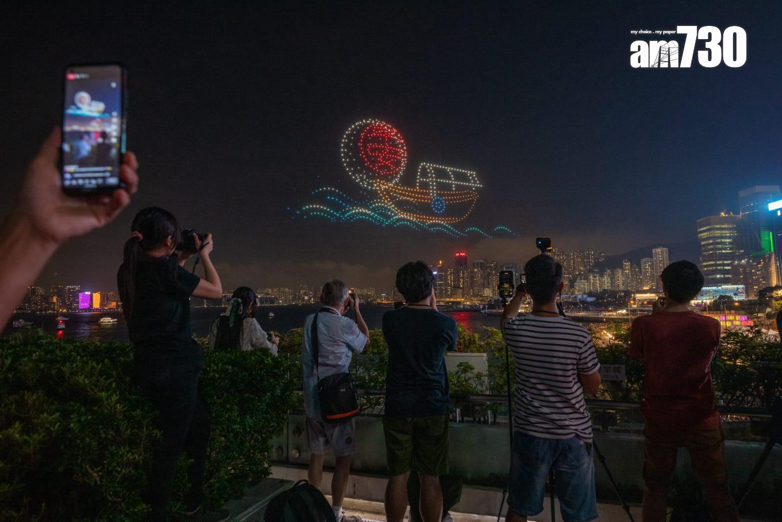 香港旅遊發展局佛誕太平清醮無人機表演。(陳奕釗攝)