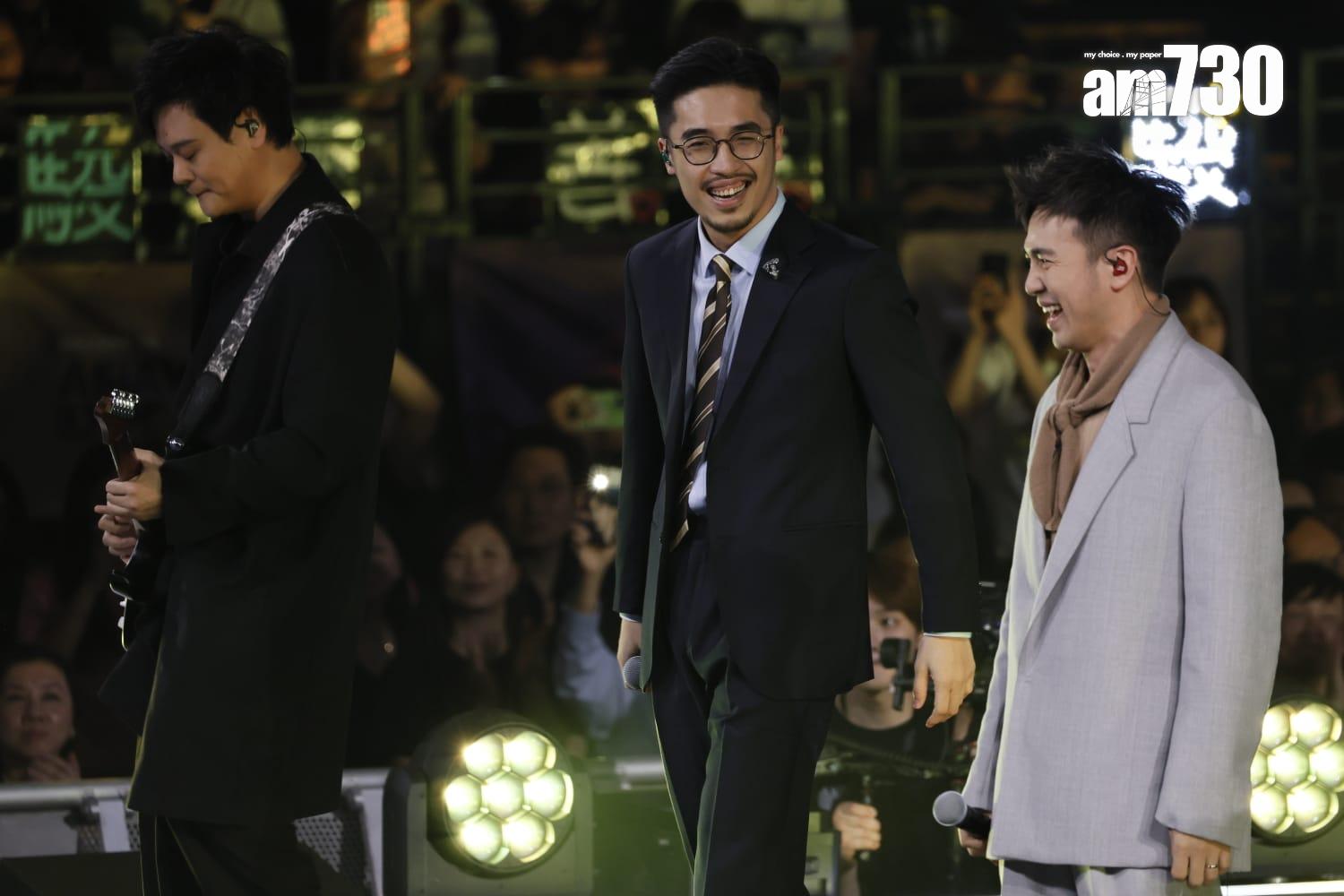 Dear Jane與Vũ在CHILL CLUB頒獎禮合唱,全場驚喜。(蘇文傑攝)