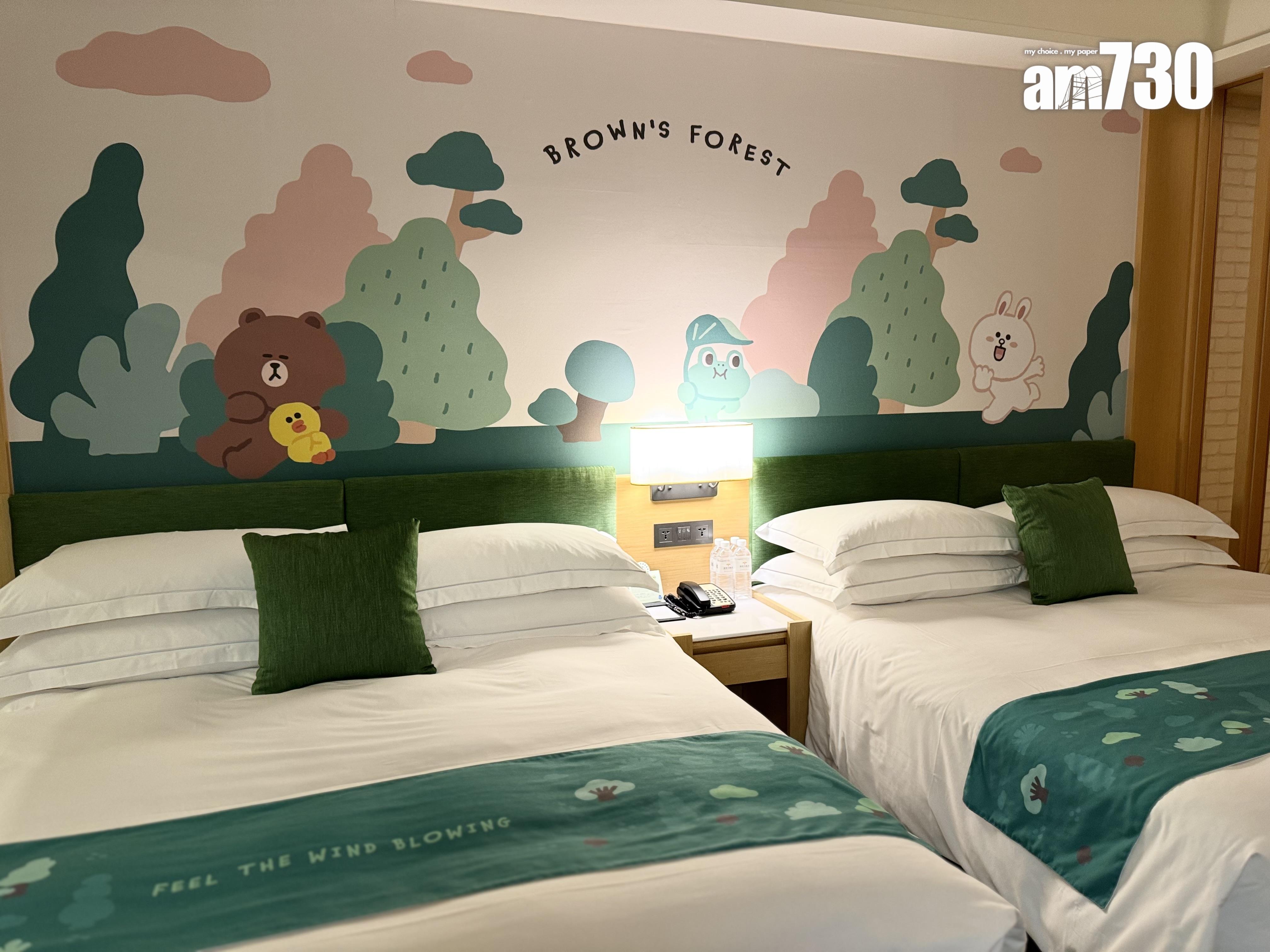 每間房都設有兩張雙人大床。