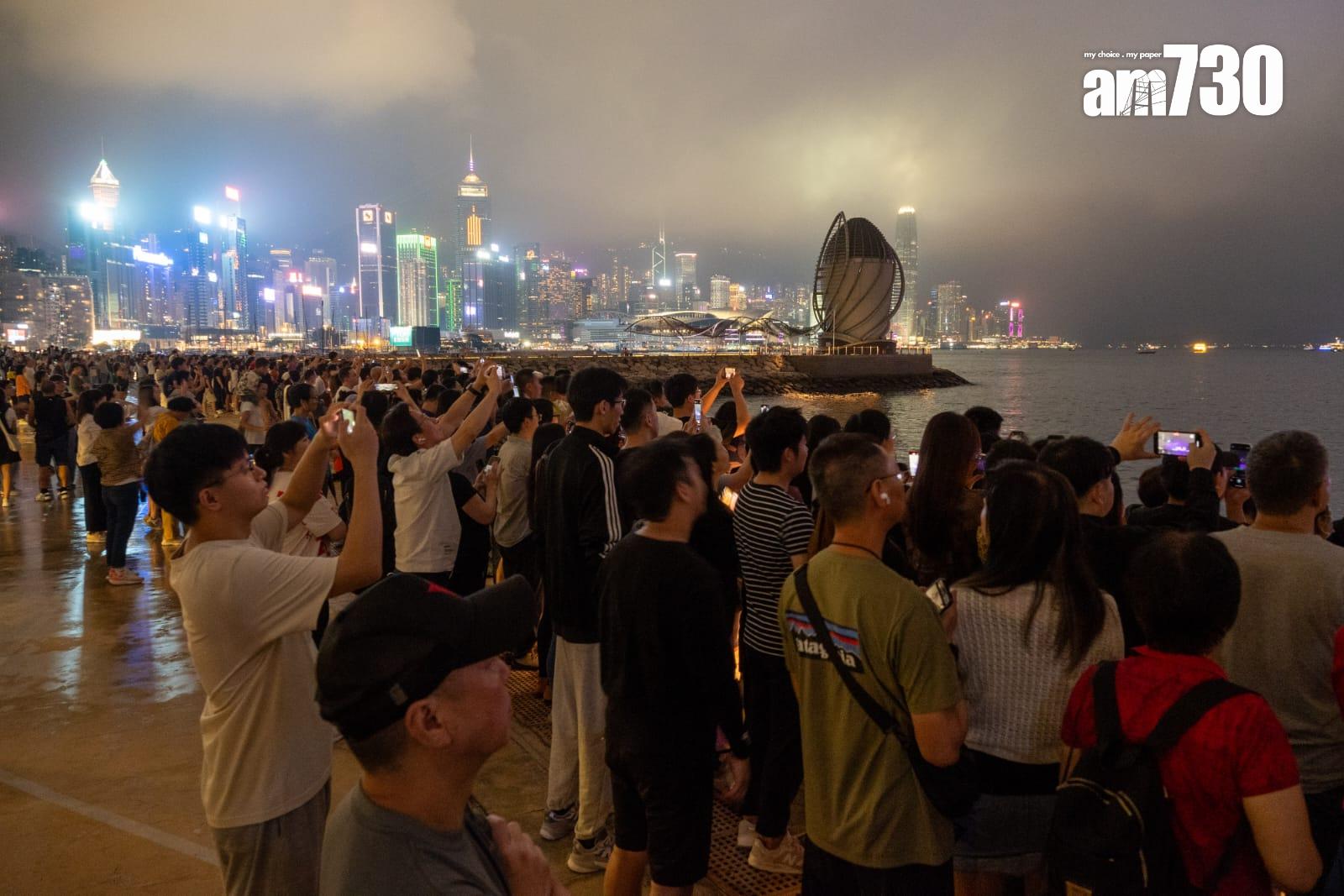 維港煙火表演如期舉行 (陳奕釗攝)