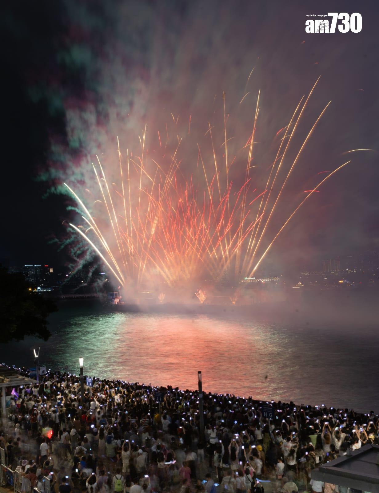 維港煙火表演如期舉行(蘇文傑攝)