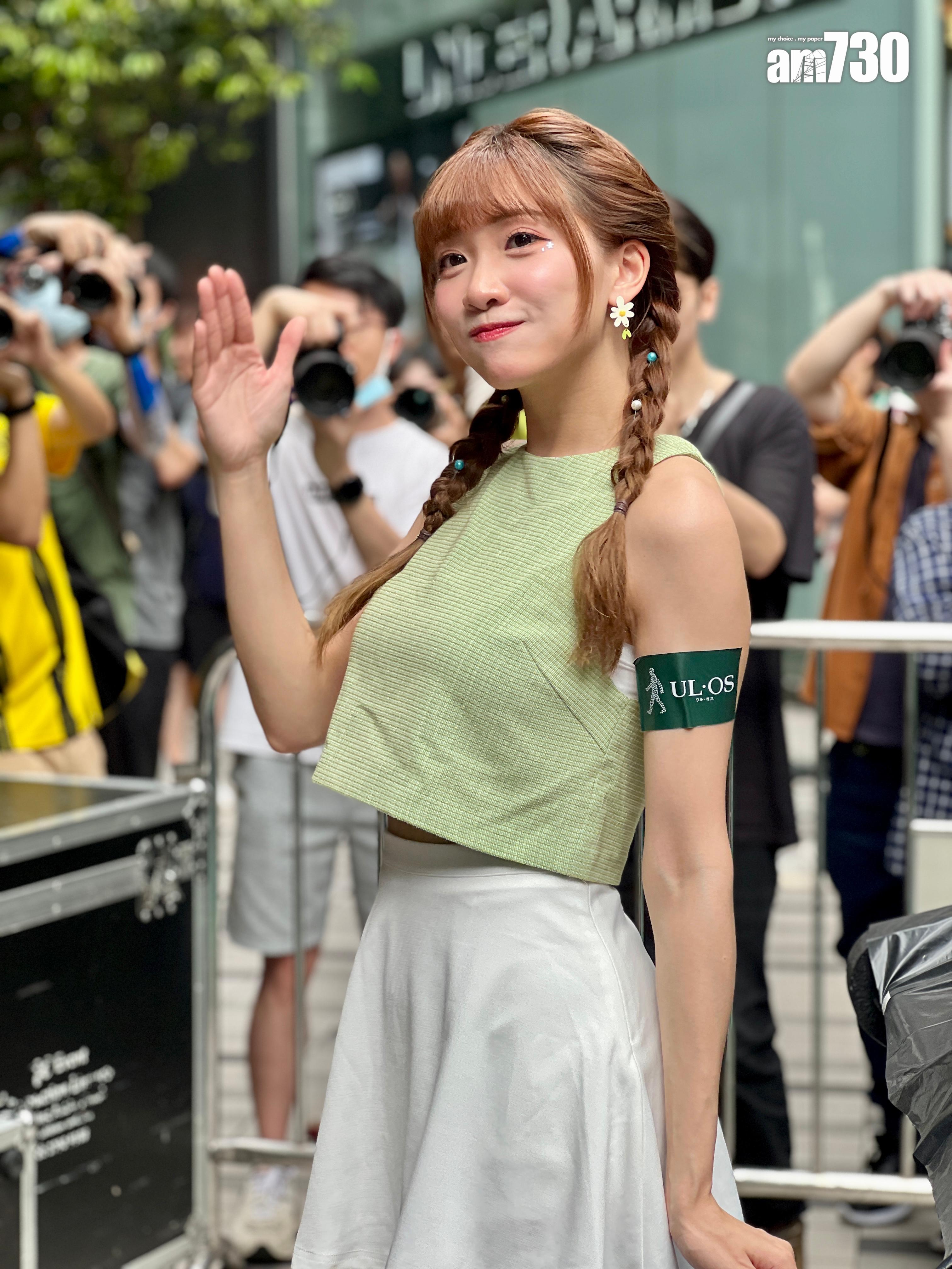 冼迪琦吸引多位男fans到場支持及拍照。