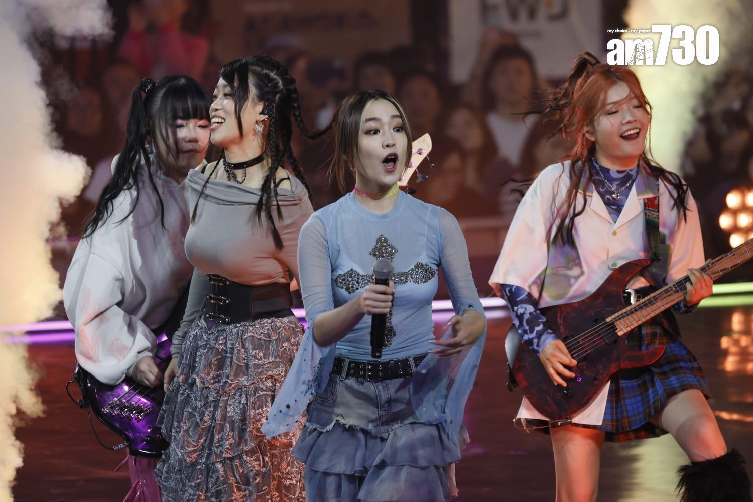 FIESTER改編了Twins的《愛情當入樽》,惟她們的演繹換來網民洗版式批評難聽。