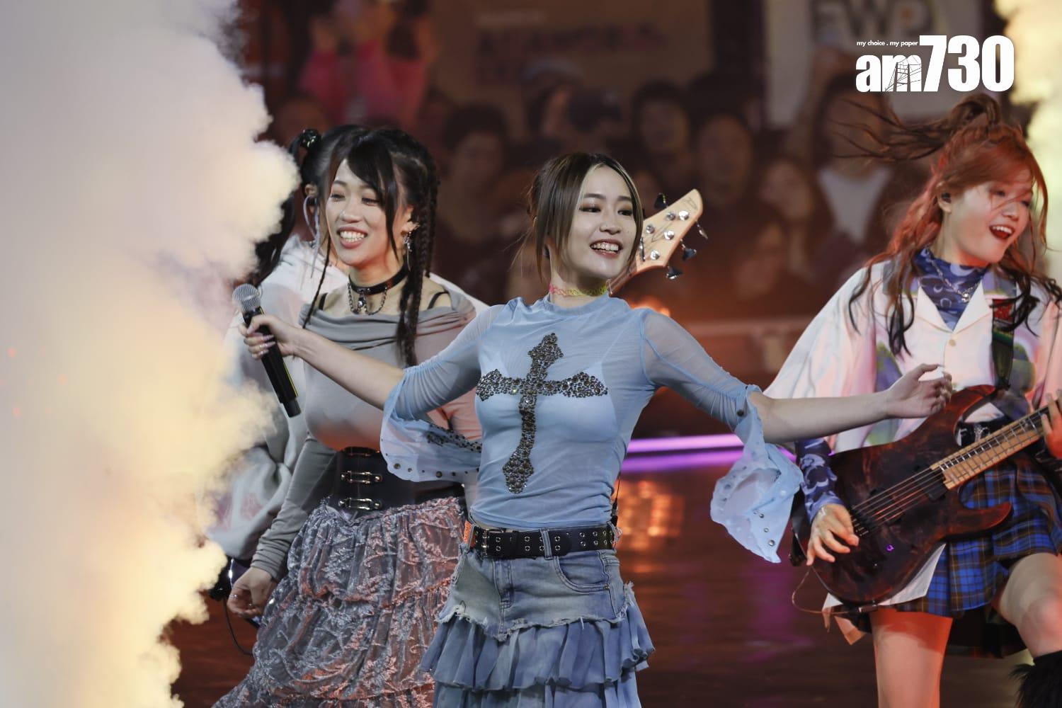 FIESTER改編了Twins的《愛情當入樽》,惟她們的演繹換來網民洗版式批評難聽。