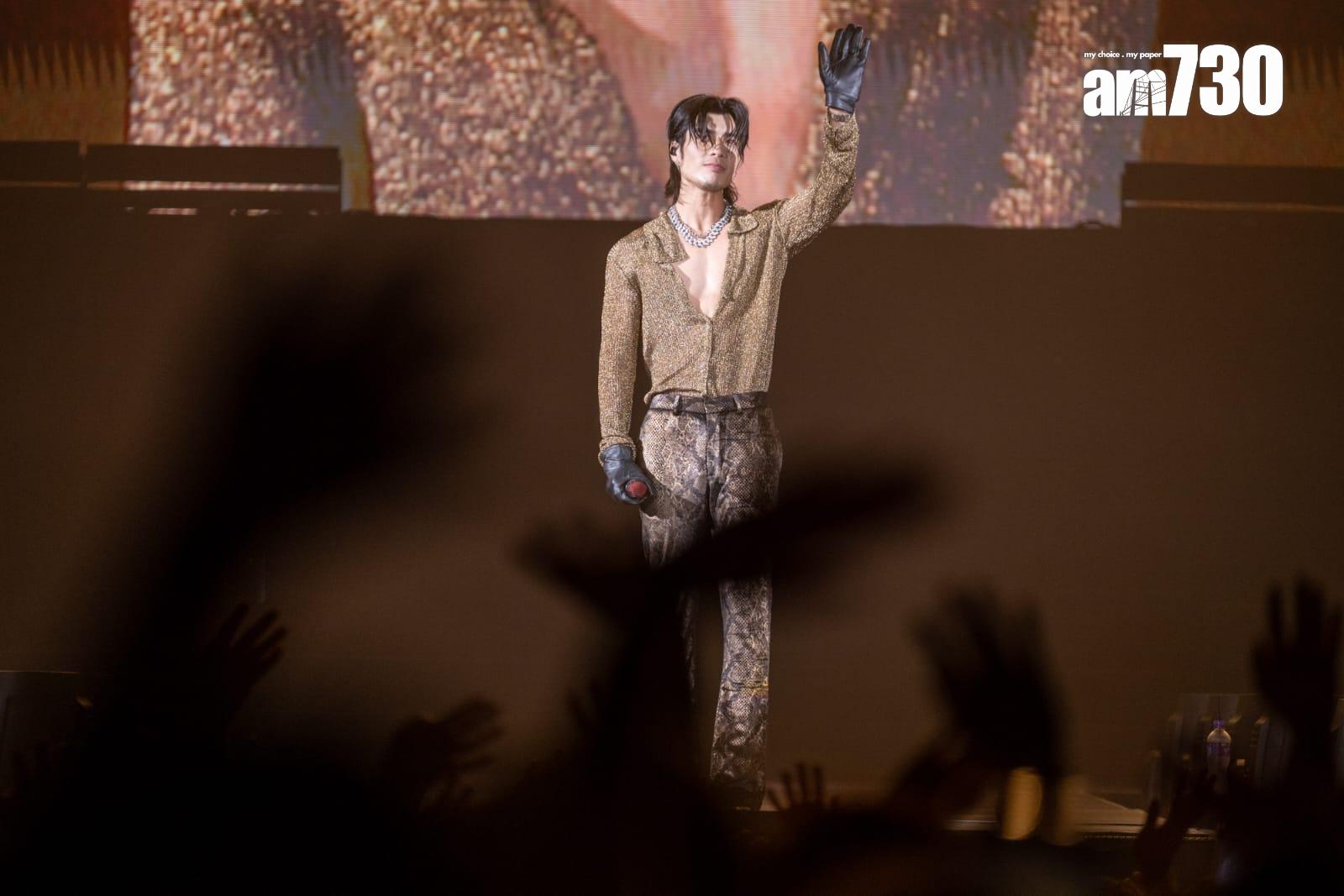 周殷廷在九展首開個人演唱會。(陳奕釗攝)