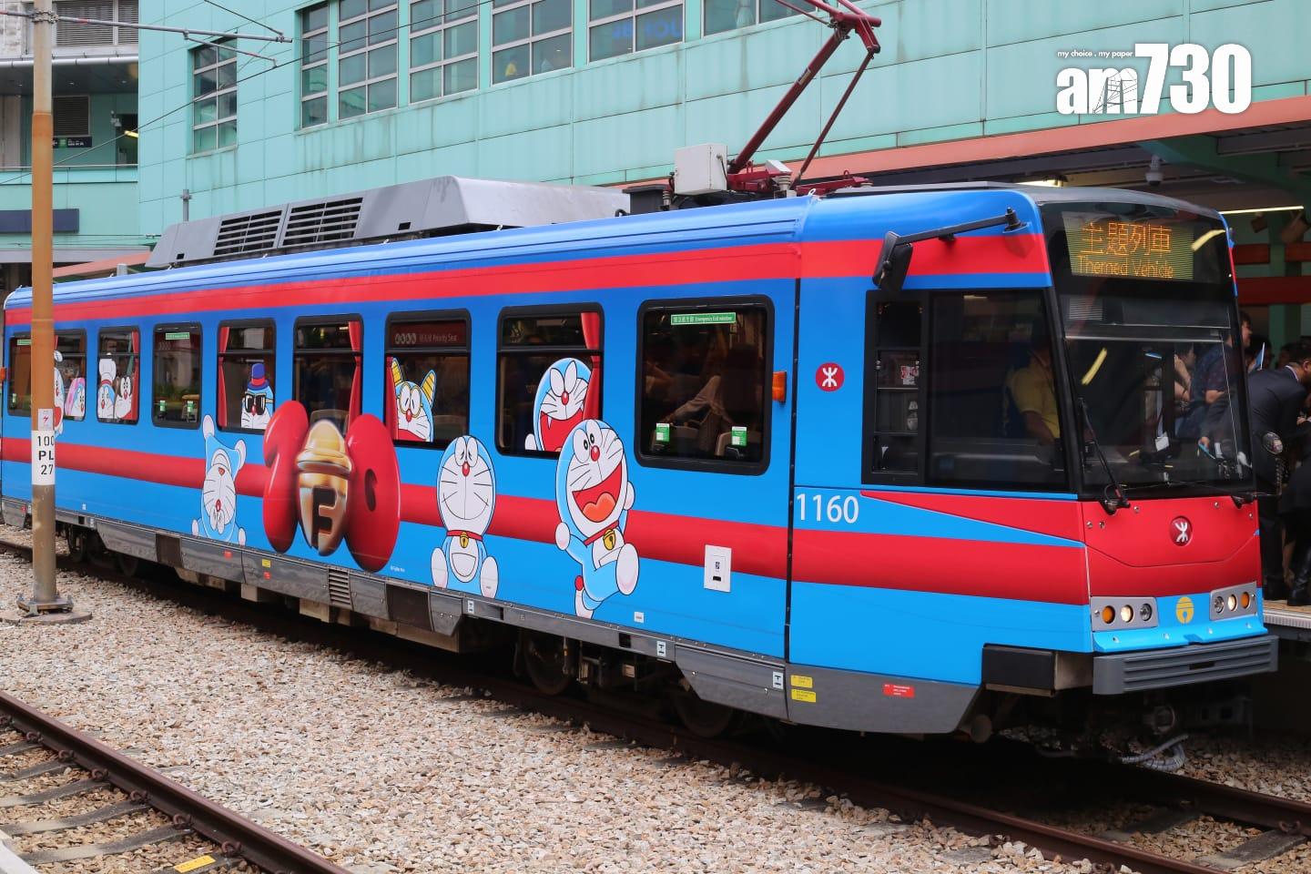 多啦 A 夢主題列車 (董立華攝)