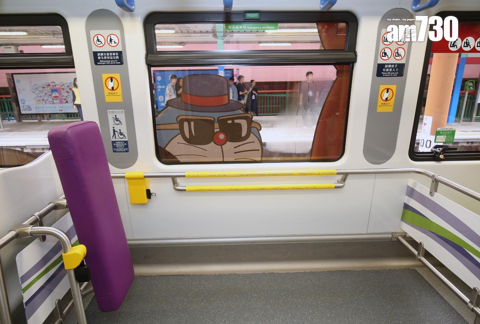 多啦A夢主題列車 (董立華攝)