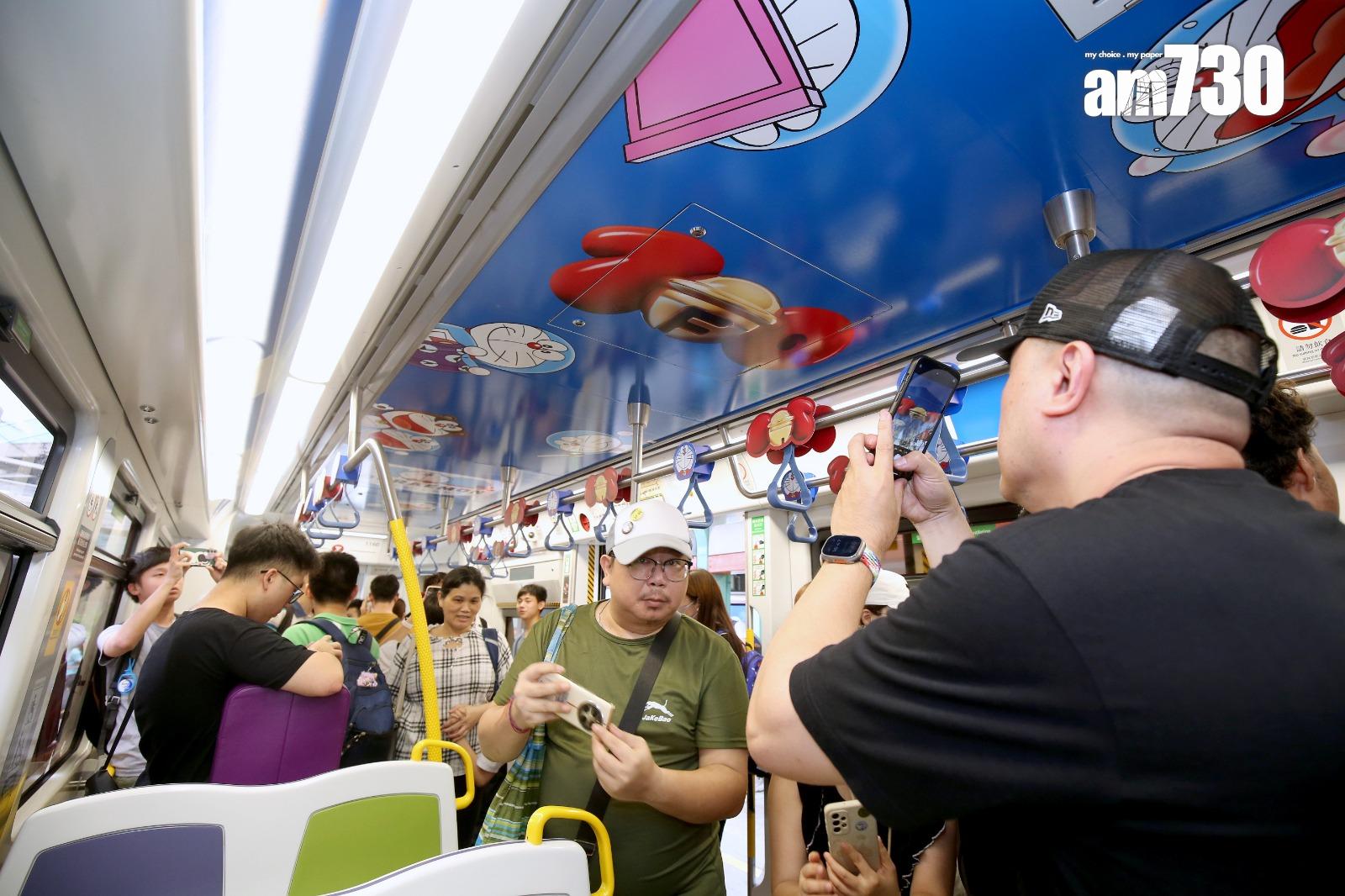 多啦A夢主題列車 (董立華攝)