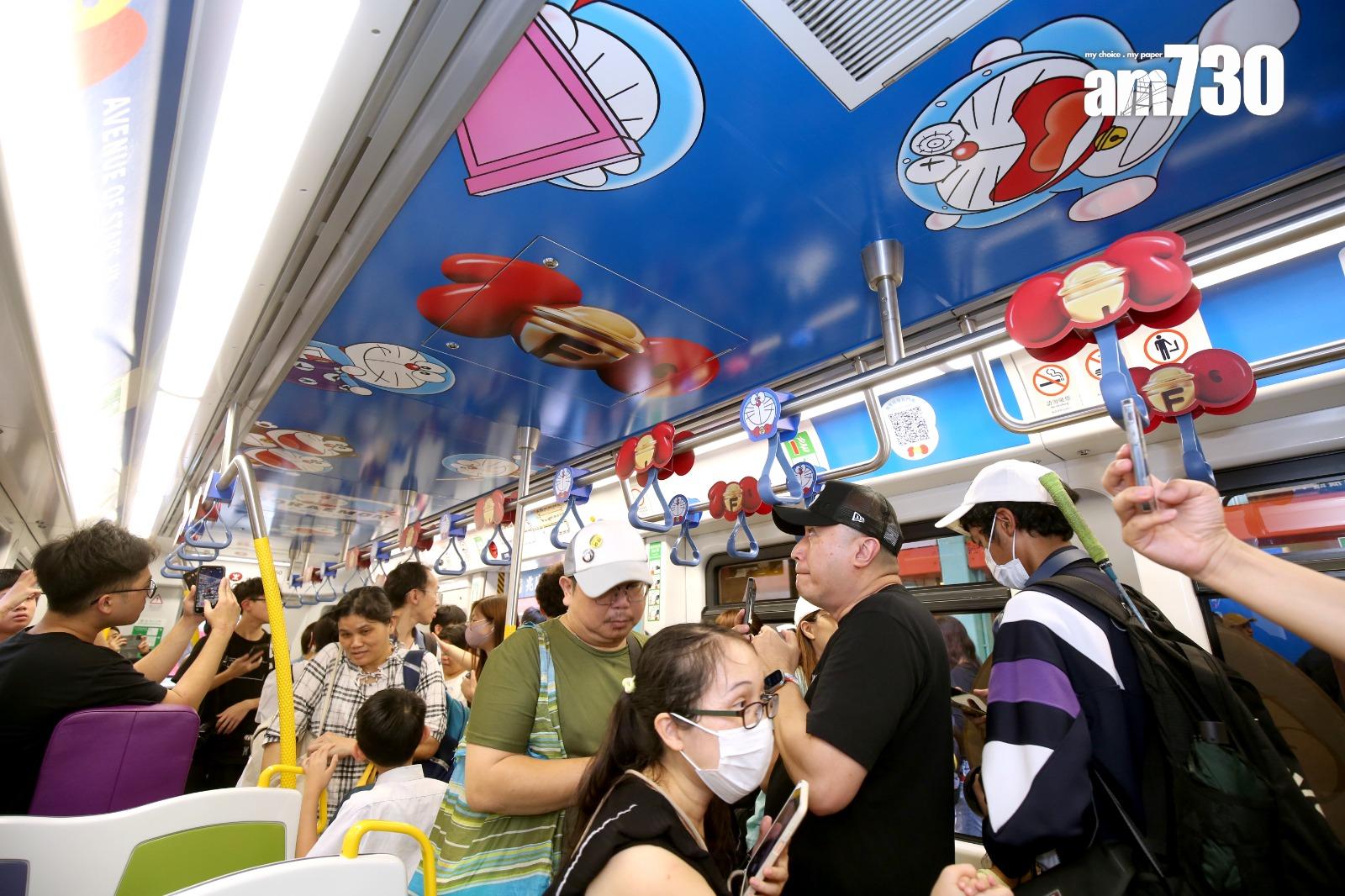 多啦A夢主題列車 (董立華攝)