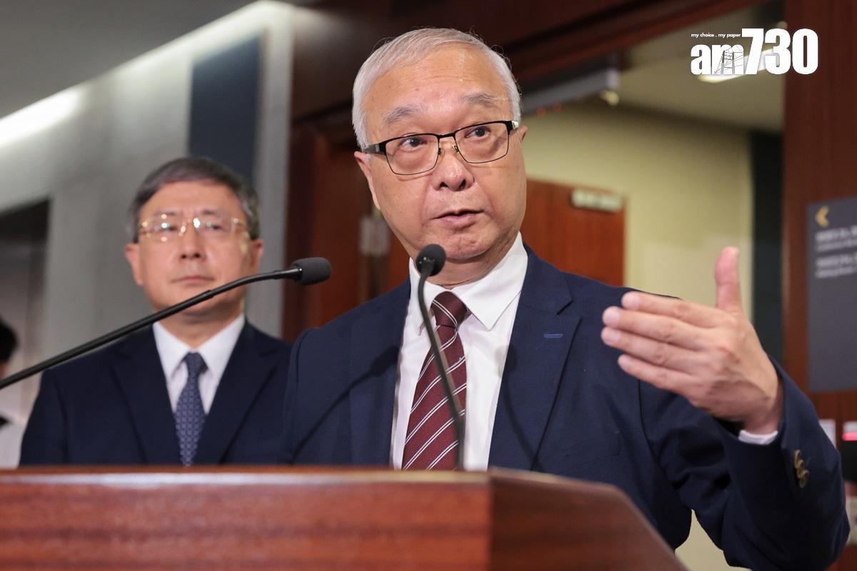 謝展寰表示,政府會不時評估社會對垃圾徵費的支持度。(中通社)