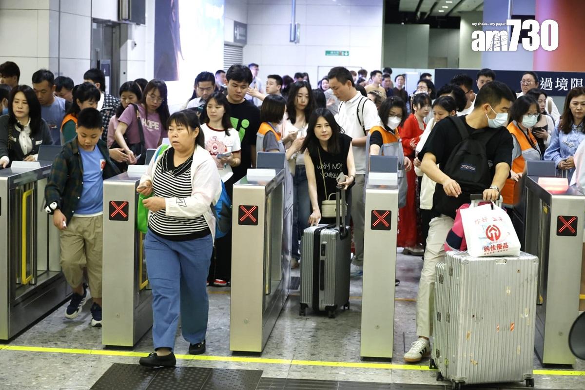 高鐵西九龍站今日有不少旅客抵港。(林俊源攝)