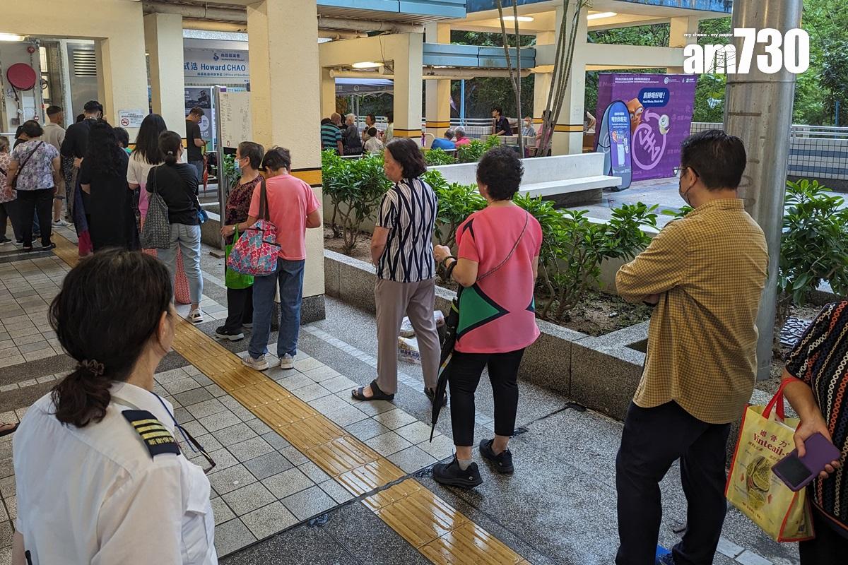 環保署持續在各公共屋邨舉辦廚餘回收推廣教育活動。(羅庸軒攝)