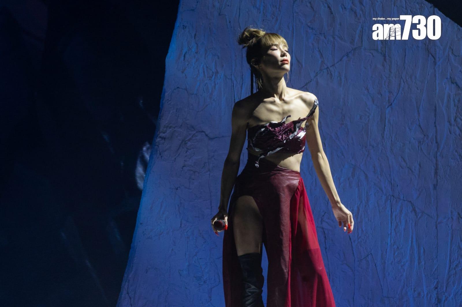 方皓玟與周國賢首個合作的音樂會《The Parallel Live》,她以超性感造型亮相。(蘇文傑攝)