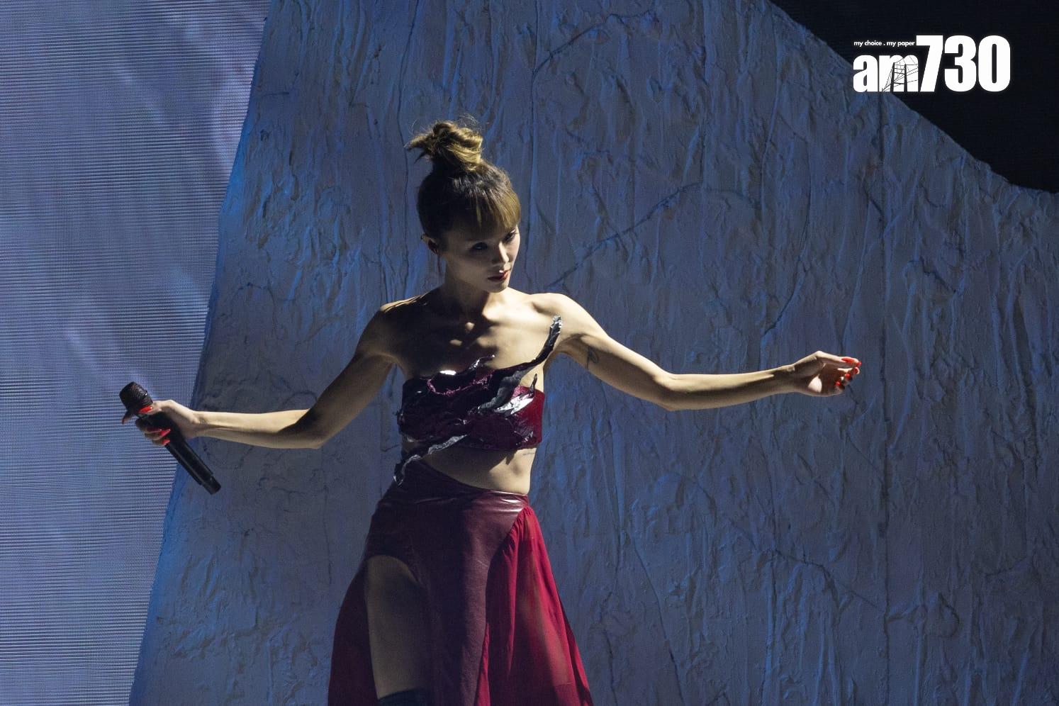 方皓玟與周國賢首個合作的音樂會《The Parallel Live》,她以超性感造型亮相。(蘇文傑攝)