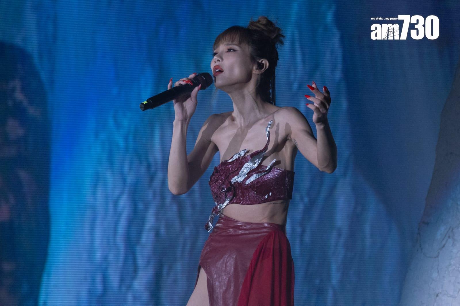 方皓玟與周國賢首個合作的音樂會《The Parallel Live》,她以超性感造型亮相。(蘇文傑攝)