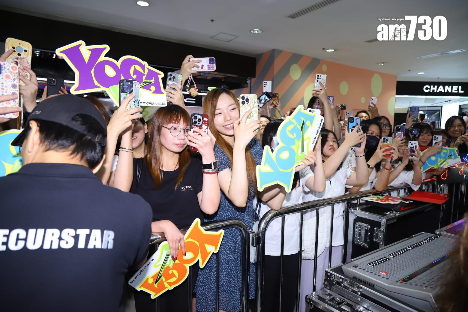 林宥嘉今日於尖沙咀出席品牌活動,大批fans早已企滿商場。(羅錦鴻攝)