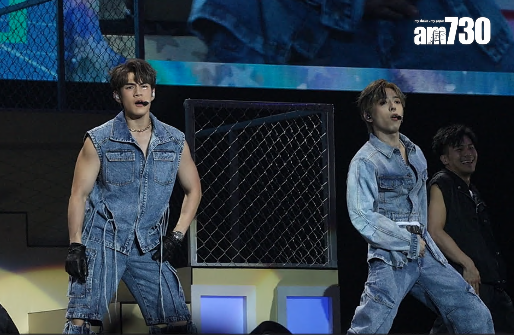 Edan同Jeffrey一齊跳唱《唱這歌》、《今期流行》、《眼睛想旅行》。(蘇文傑攝)